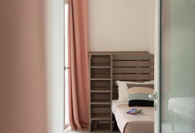 اتاق استاندارد سه تخته با چشم‌انداز استخر, Agriturismo Passione Natura