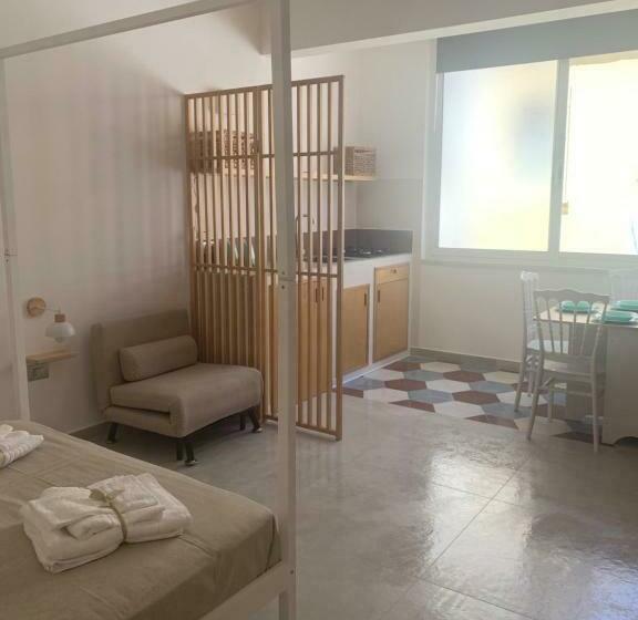 经典四人房间, Madama B&b