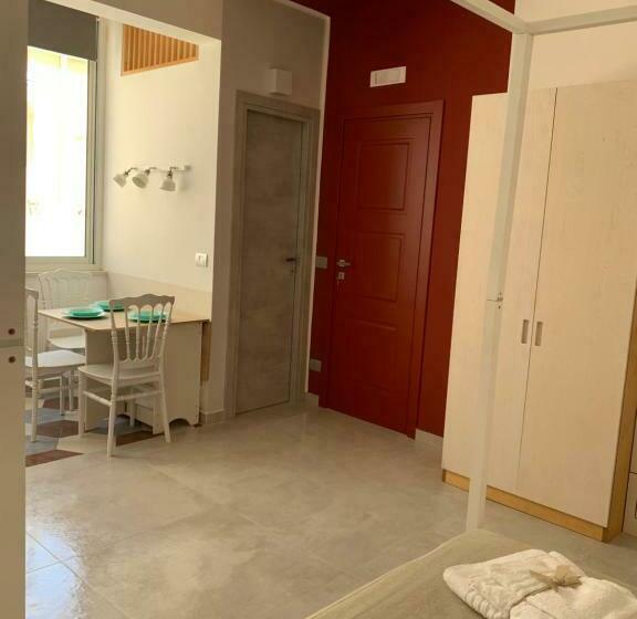 经典四人房间, Madama B&b