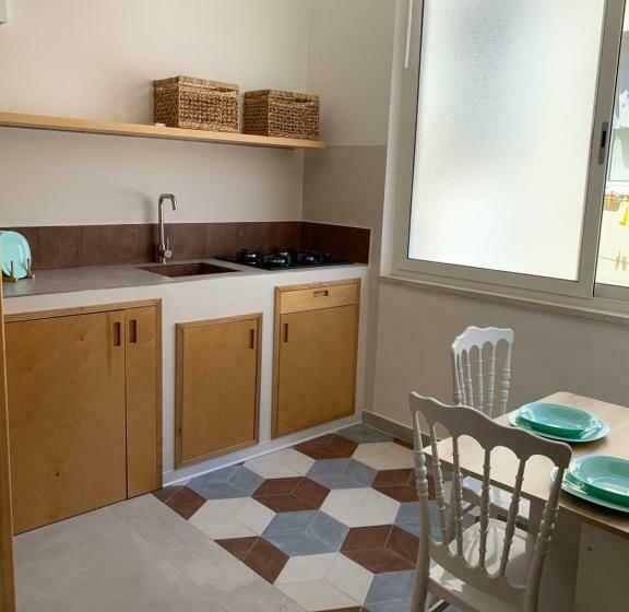 经典四人房间, Madama B&b