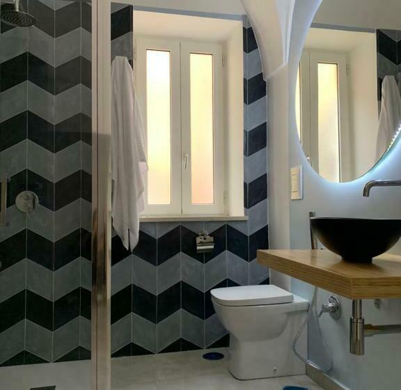 基本三人间, Madama B&b