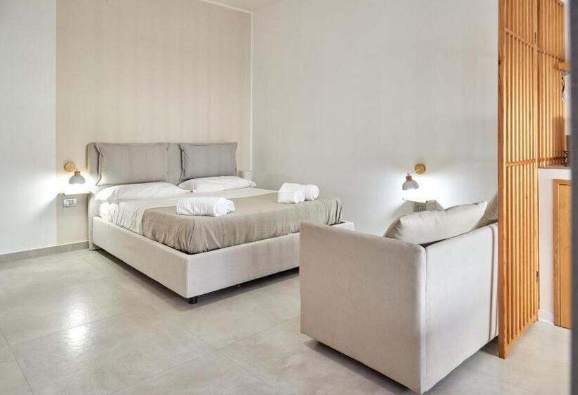 经典四人房间, Madama B&b