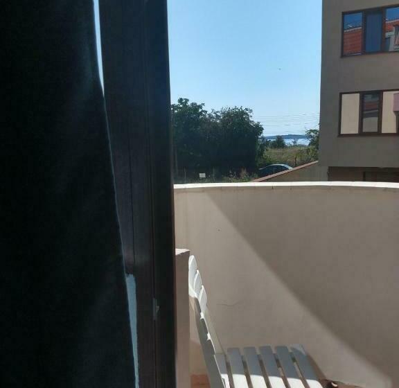 غرفة كلاسيكية ثلاثية, къща за гости валена град черноморец