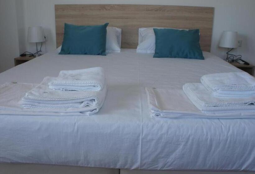 شقة غرفة واحدة مطلة على البحر, къща за гости валена град черноморец