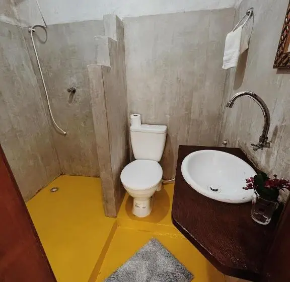 Standard Kolmen Hengen Huone, Pousada Clara