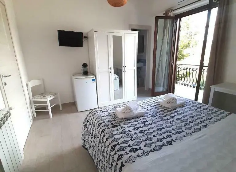オーシャンビュースタンダードルームバルコニー付き, B&b La Carminella