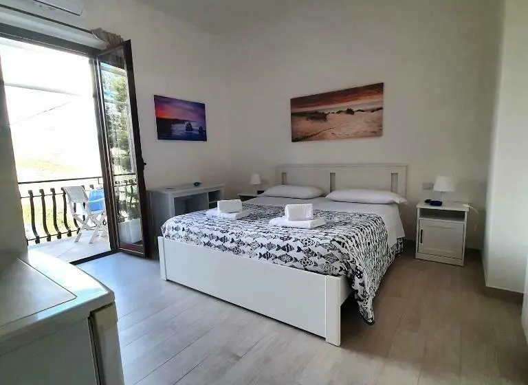 オーシャンビュースタンダードルームバルコニー付き, B&b La Carminella