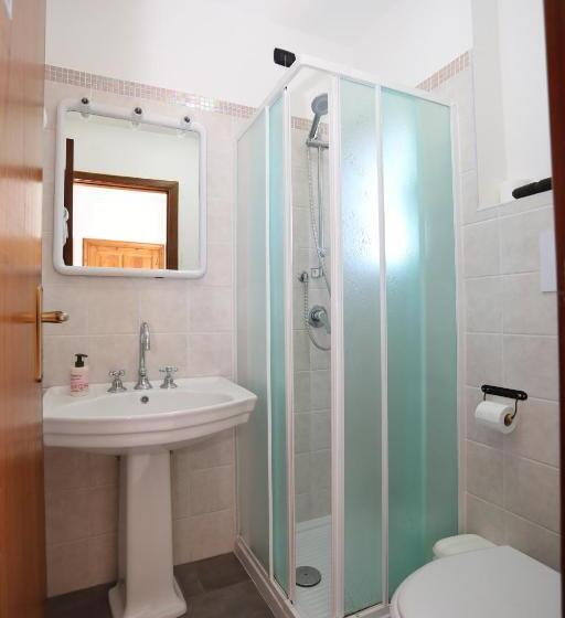 Четырехместный Номер Стандарт Вид на Море, B&b Saracinello