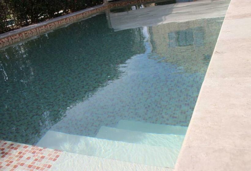 Дом 2 Спальни, La Campagne Pramaïsse