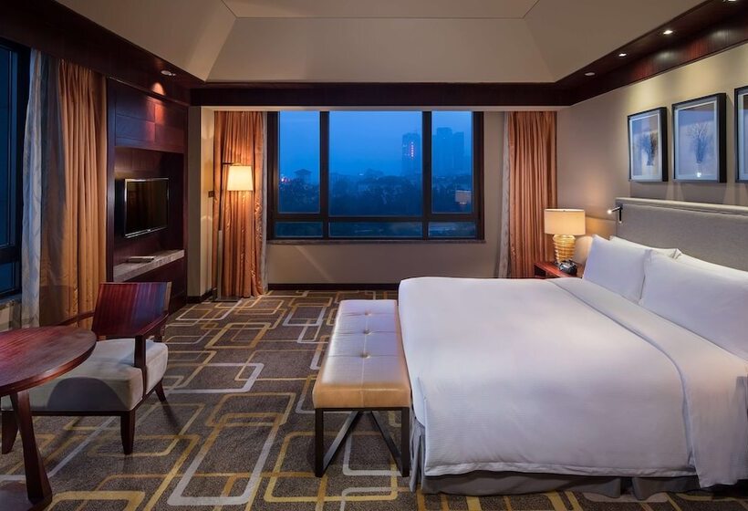Президентский Люкс, Hilton Qingdao Golden Beach