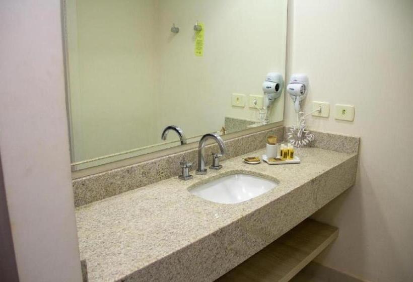 غرفة قياسية ثلاثية مزودة بشرفة, Interludium Iguassu Convention