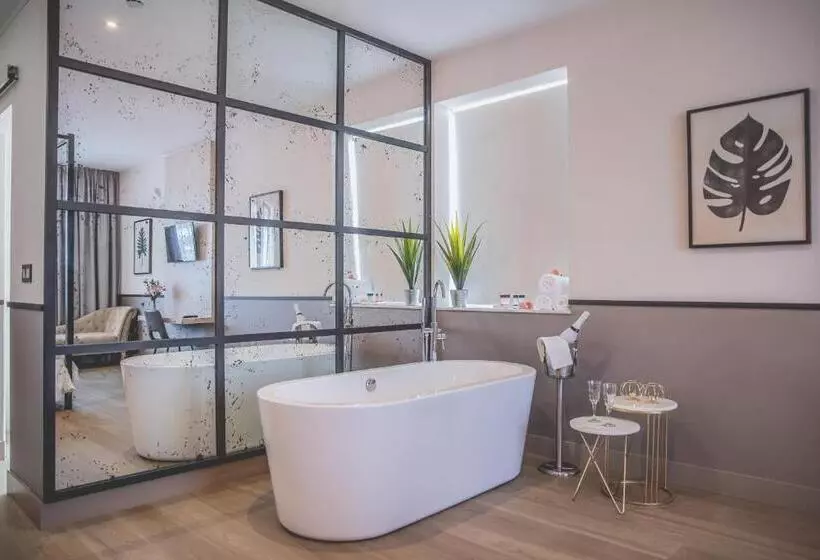 山の見えるジュニアスイート, Paraiso Granada