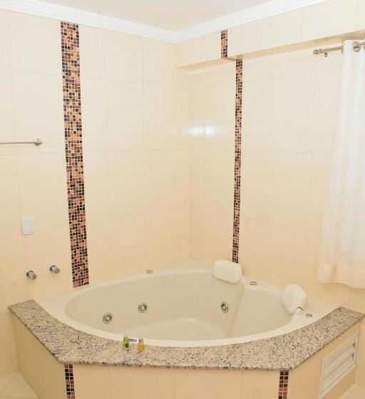 חדק דלוקס עם ג'קוזי, San Marino Palace