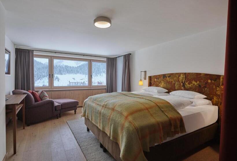 古典房间, Schranz