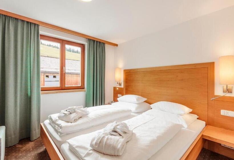 带1个卧室的带阳台的公寓, Schranz