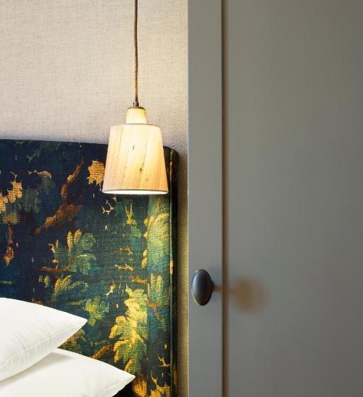 带2个卧室的套房, Schranz