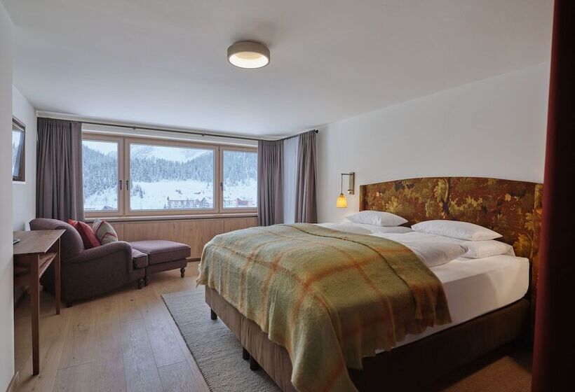 古典房间, Schranz