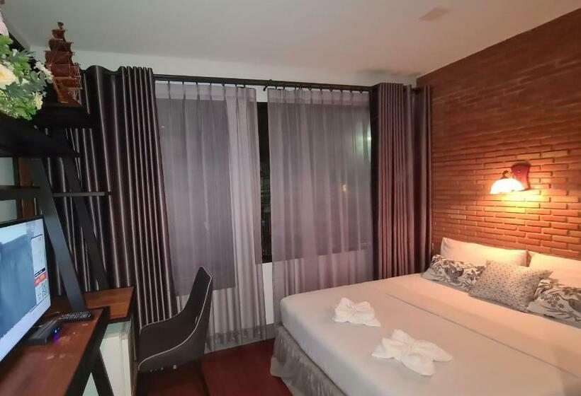 غرفة سوبيريور, The Caspar