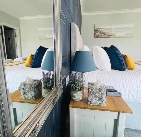 レイクビューデラックスルーム, Whinburn Guest House