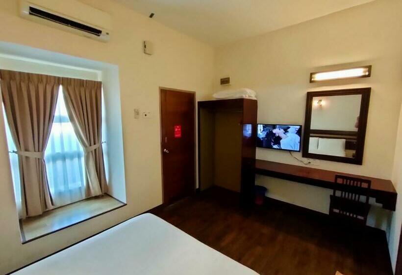 Camera Standard, Cozzy Motel