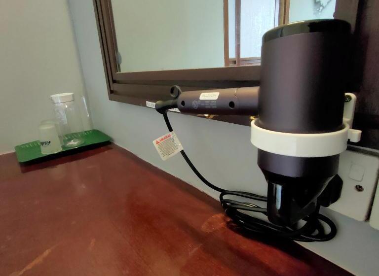 Camera Standard, Cozzy Motel