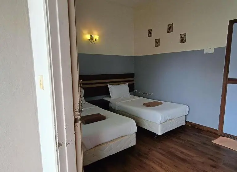 اتاق اکونومی, Cozzy Motel