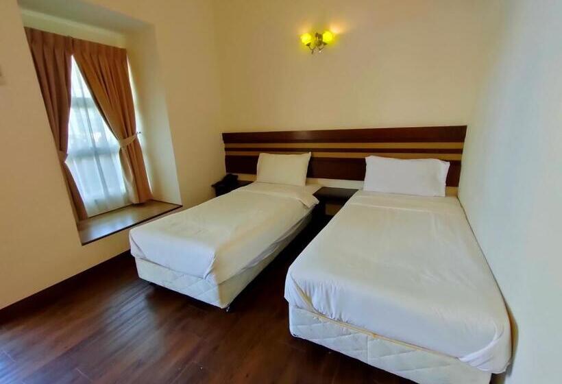 Camera Economy, Cozzy Motel