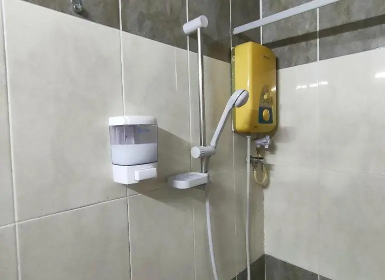 اتاق استاندارد چهار تخته, Cozzy Motel