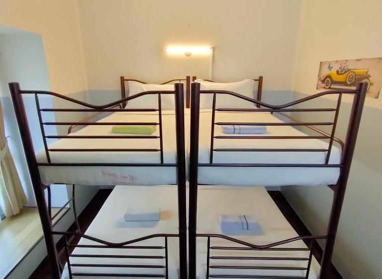 Camera Quadrupla Standard, Cozzy Motel