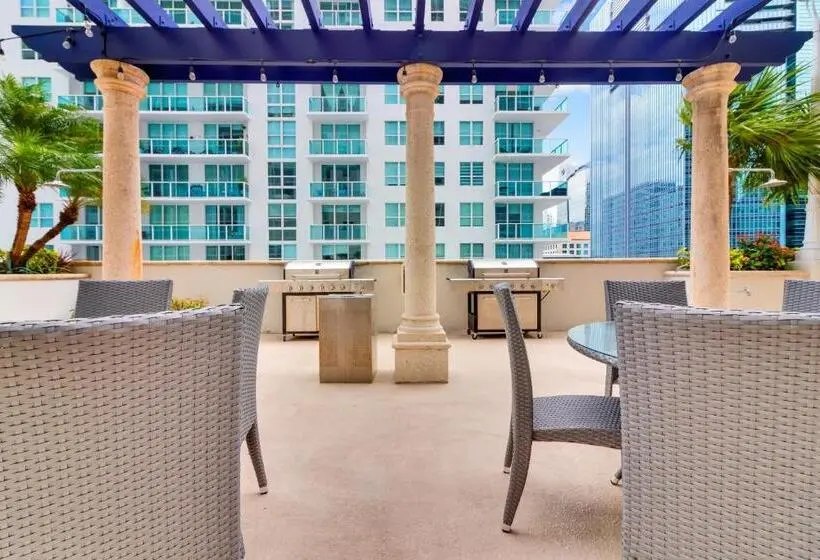 スイート, Elite Brickell Studio On The Bay
