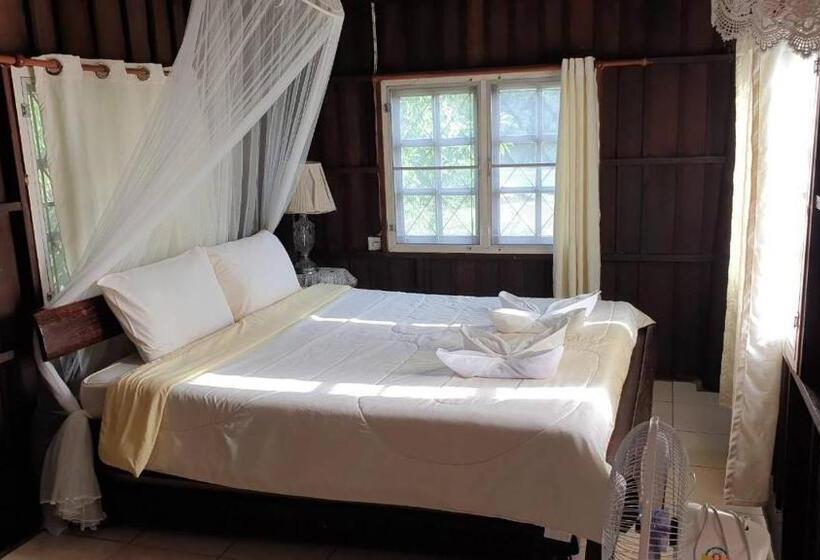 Lakosztály, ไอหมอก ชาเล่ต์