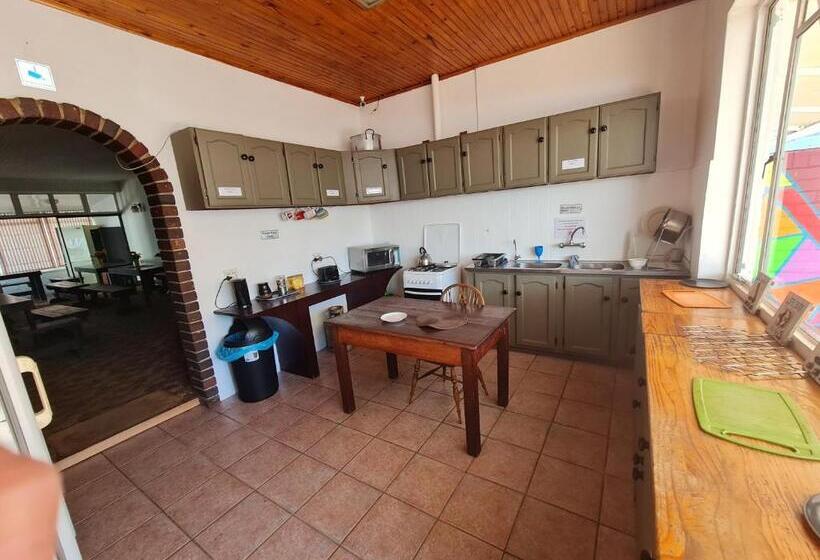 Номер Стандарт, Melville House