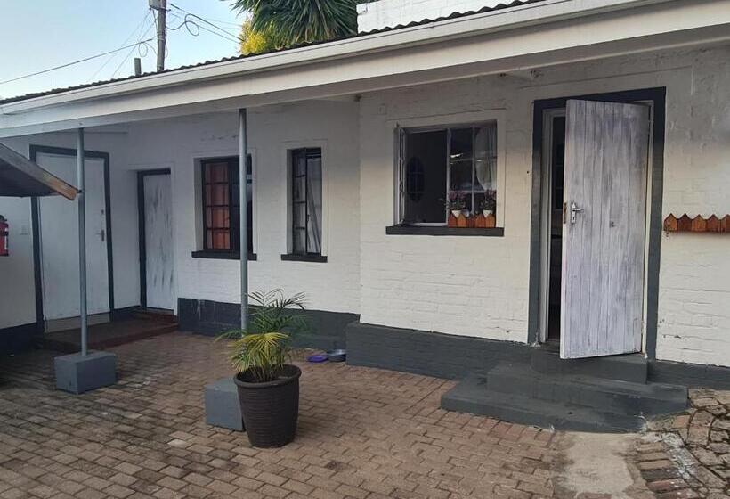 Номер Стандарт, Melville House