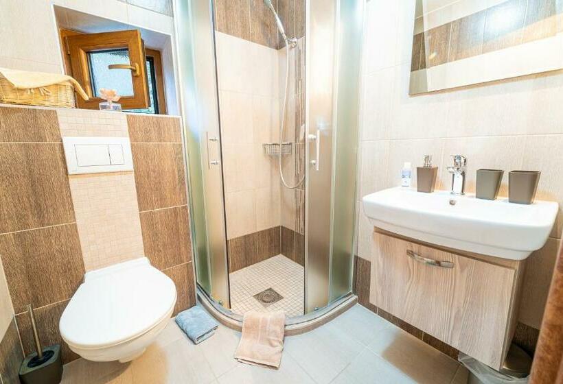 标准间带阳台, Penzión Zunama