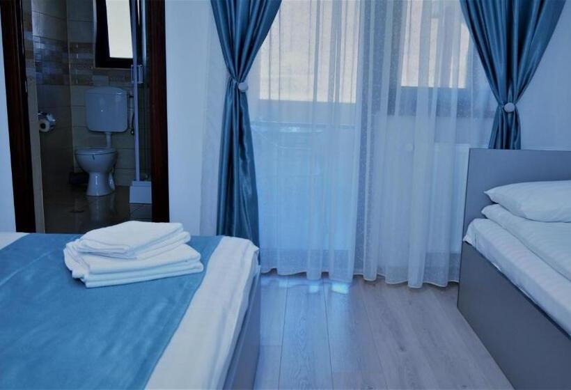 스탠다드 트리플 룸 테라스, Vila Poienița Căciulata