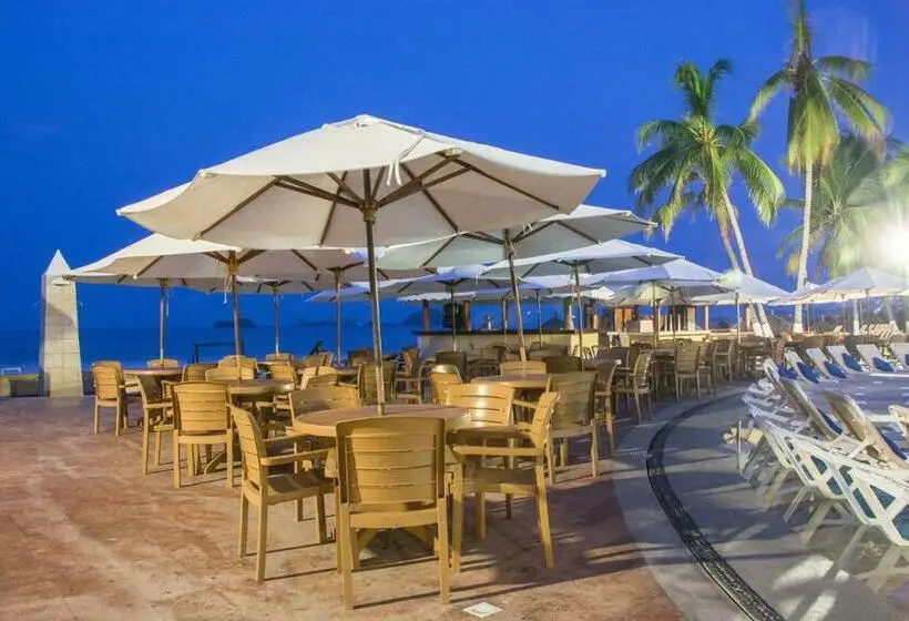 Standard Neljän Hengen Huone Puutarhanäkymä, Villa Para 5p 4a 1m Dentro Del Hotel A Un Lado Del Krystal Ixtapa Con Playa Wifi
