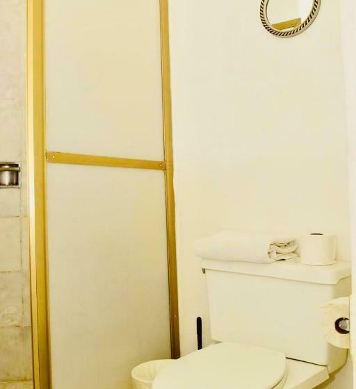 غرفة قياسية رباعية مطلة على الحديقة, Villa Para 5 Personas 4 Adultos Y 1 Menor En Hotel Tsoro Ixtapa Wifi Gratis