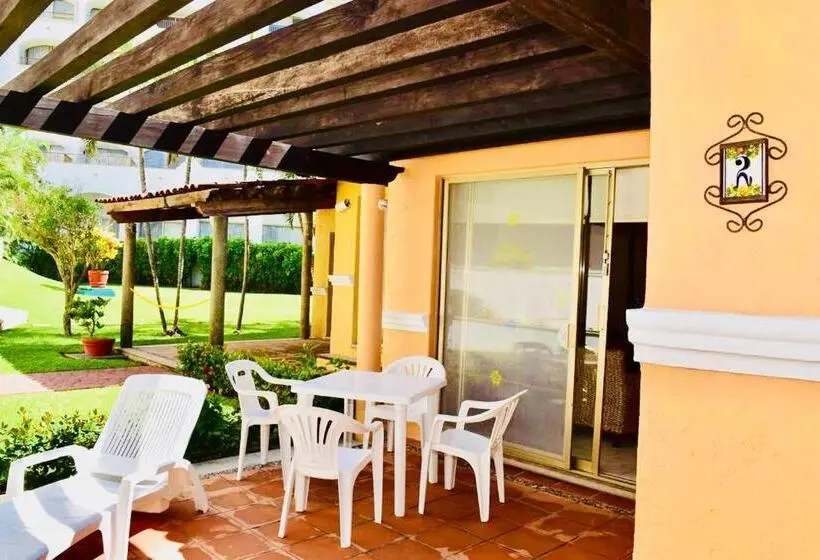 Standard Neljän Hengen Huone Puutarhanäkymä, Villa Para 5p 4a 1m Dentro Del Hotel A Un Lado Del Krystal Ixtapa Con Playa Wifi