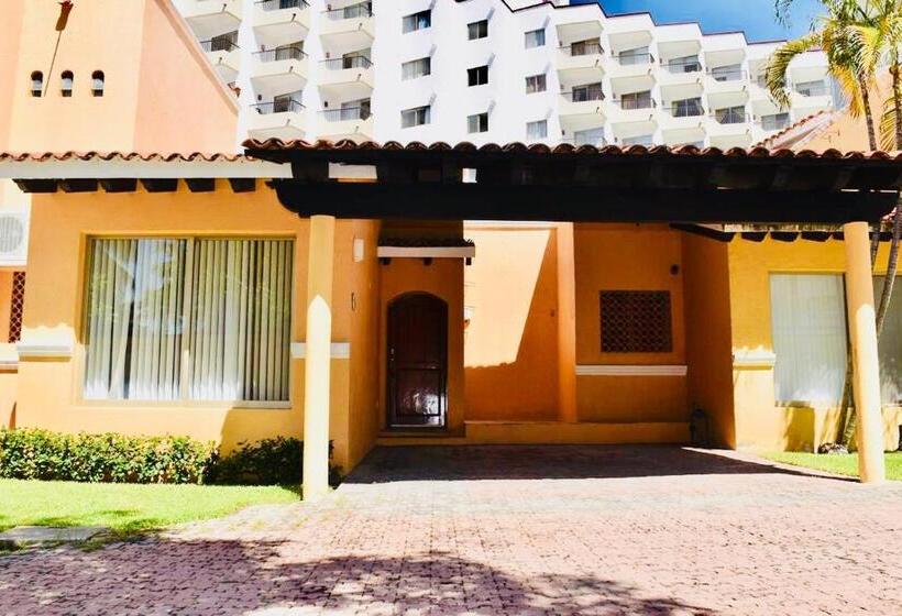 ガーデンビュースタンダード４ベッドルーム, Villa Para 5 Personas 4 Adultos Y 1 Menor En Hotel Tsoro Ixtapa Wifi Gratis
