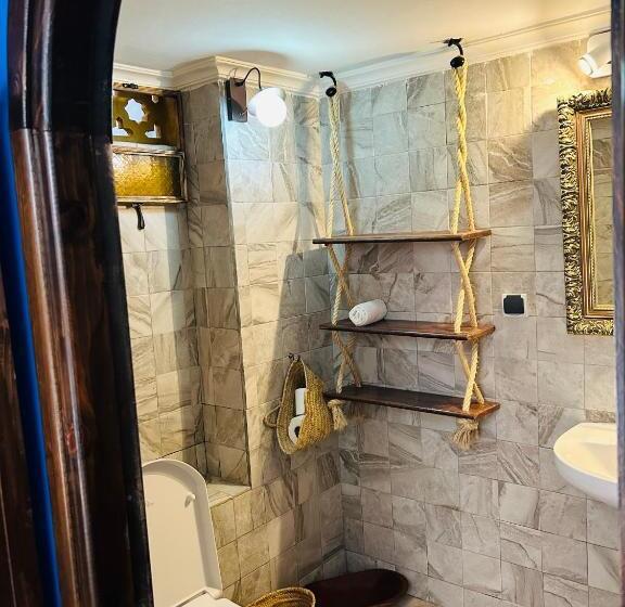 اتاق سوپریور با تخت بزرگ, Riad Dar Ouezzani