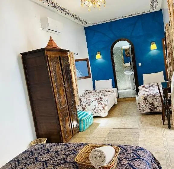 スタンダード４人部屋, Riad Dar Ouezzani