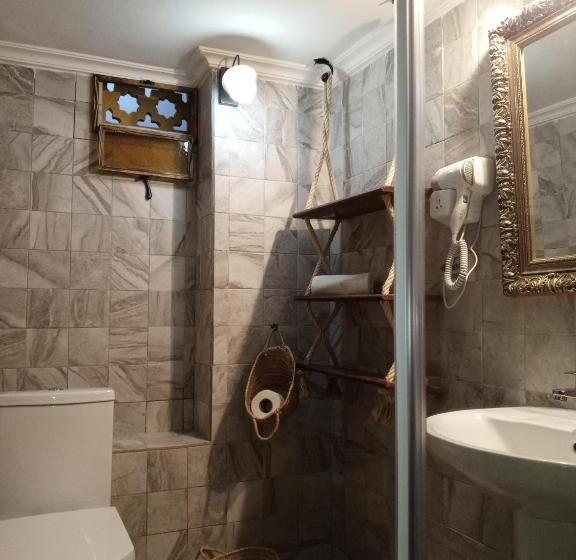 اتاق سوپریور با تخت بزرگ, Riad Dar Ouezzani