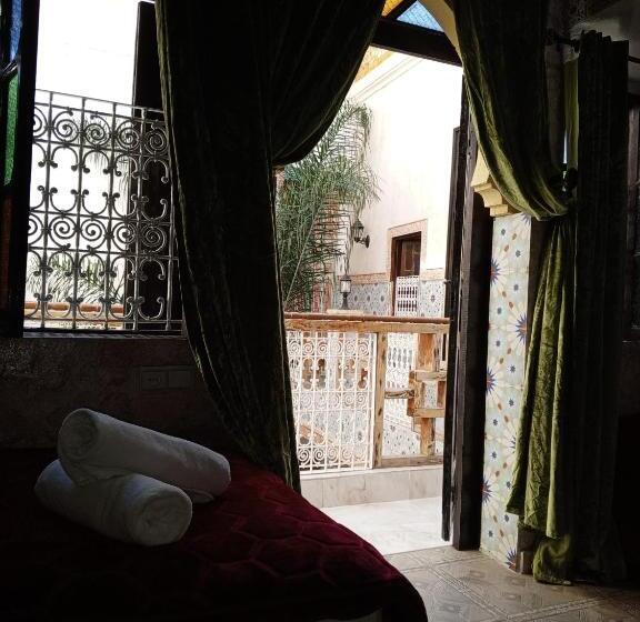 اتاق استاندارد چهار تخته, Riad Dar Ouezzani