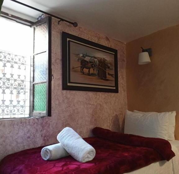اتاق استاندارد چهار تخته, Riad Dar Ouezzani