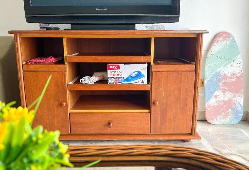 מיטת קינג בסוויטה, Maison Seaview Suites Port Dickson