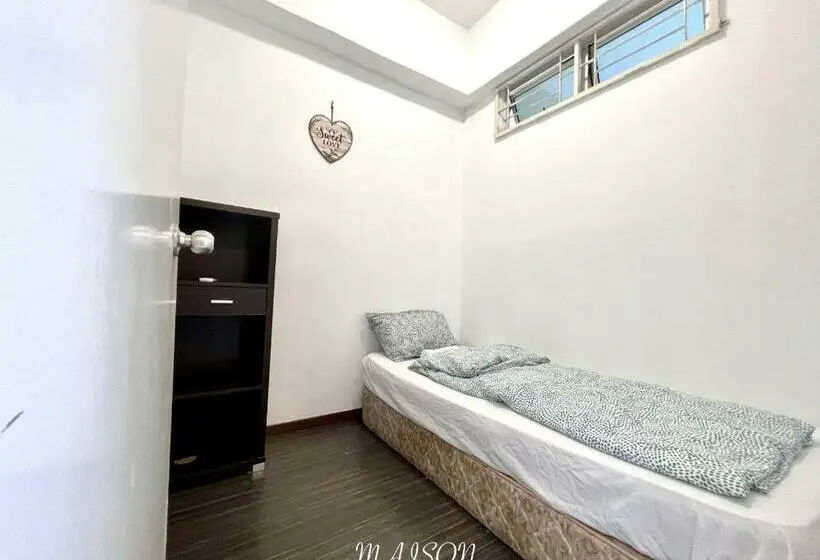 سوئیت پرزیدنت, Maison Seaview Suites Port Dickson