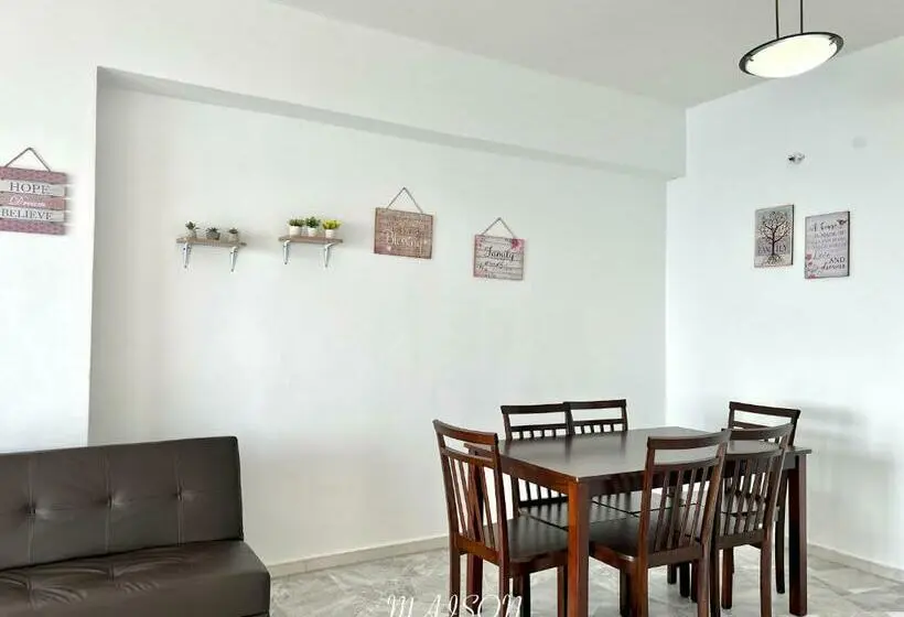 سوئیت پرزیدنت, Maison Seaview Suites Port Dickson