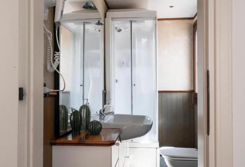 اتاق استاندارد سه نفره, Ai Sogni