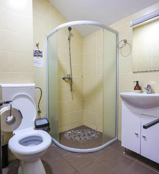 سوئیت 2 خوابه, Casa Celestin