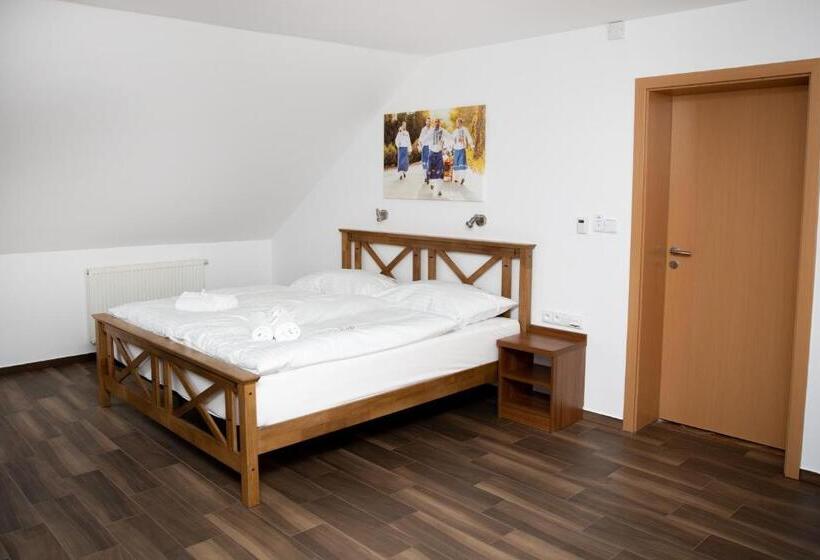 חדר משפחתי, Penzion U Svaťoša